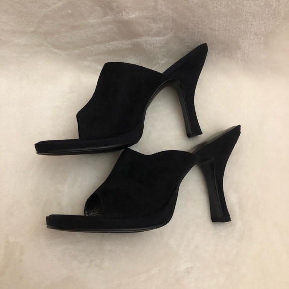 Rampage Sexy Slip-on Heels - Picture 4 of 7